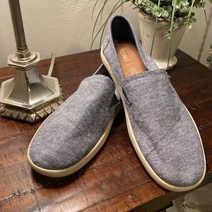 Slip on toms unisex jeans color.